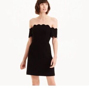 Off the shoulders detailed neck black mini dress